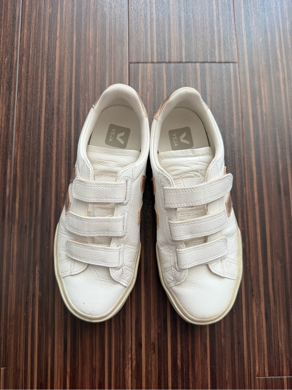 VEJA Kids White Leather Velcro Sneakers with Metallic Pink Accents